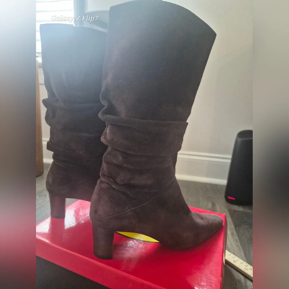Elegant Brown Suede Women's Boots - Picture 5 of 5